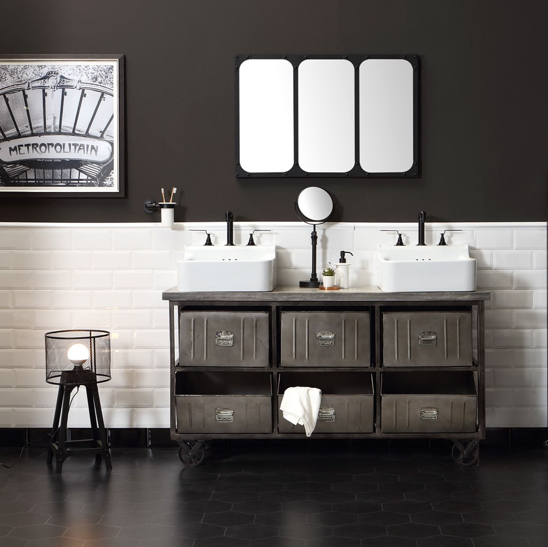 ambientación baño mueble metal Industrialis