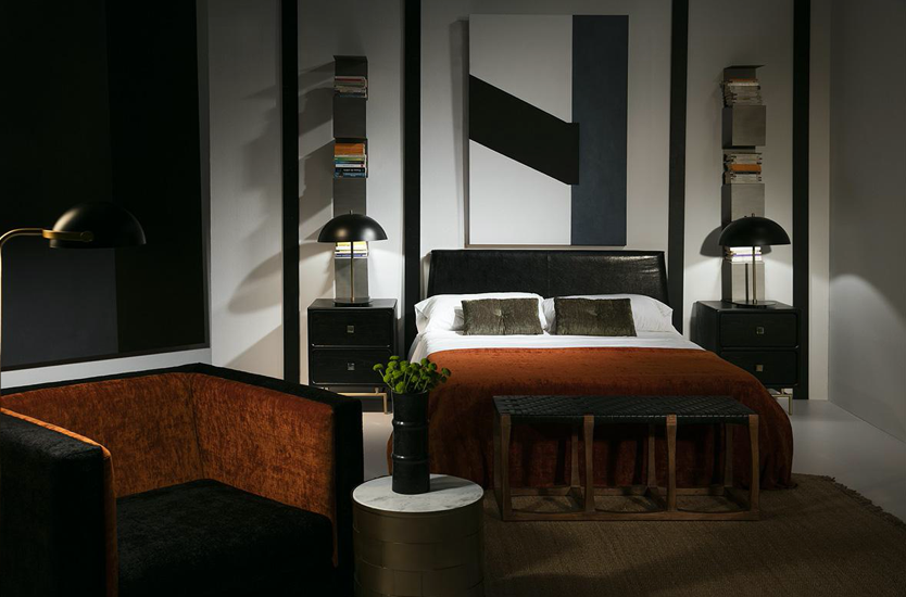 ambientación dormitorio con mesita noche madera negro/metal dorado