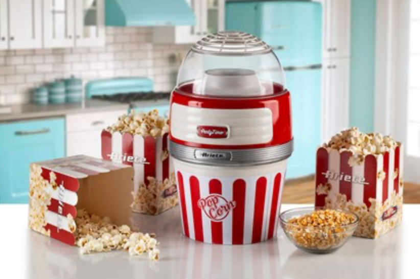 ambientación con máquina palomitas Party Time Big Popper roja de Ariete estilo retro