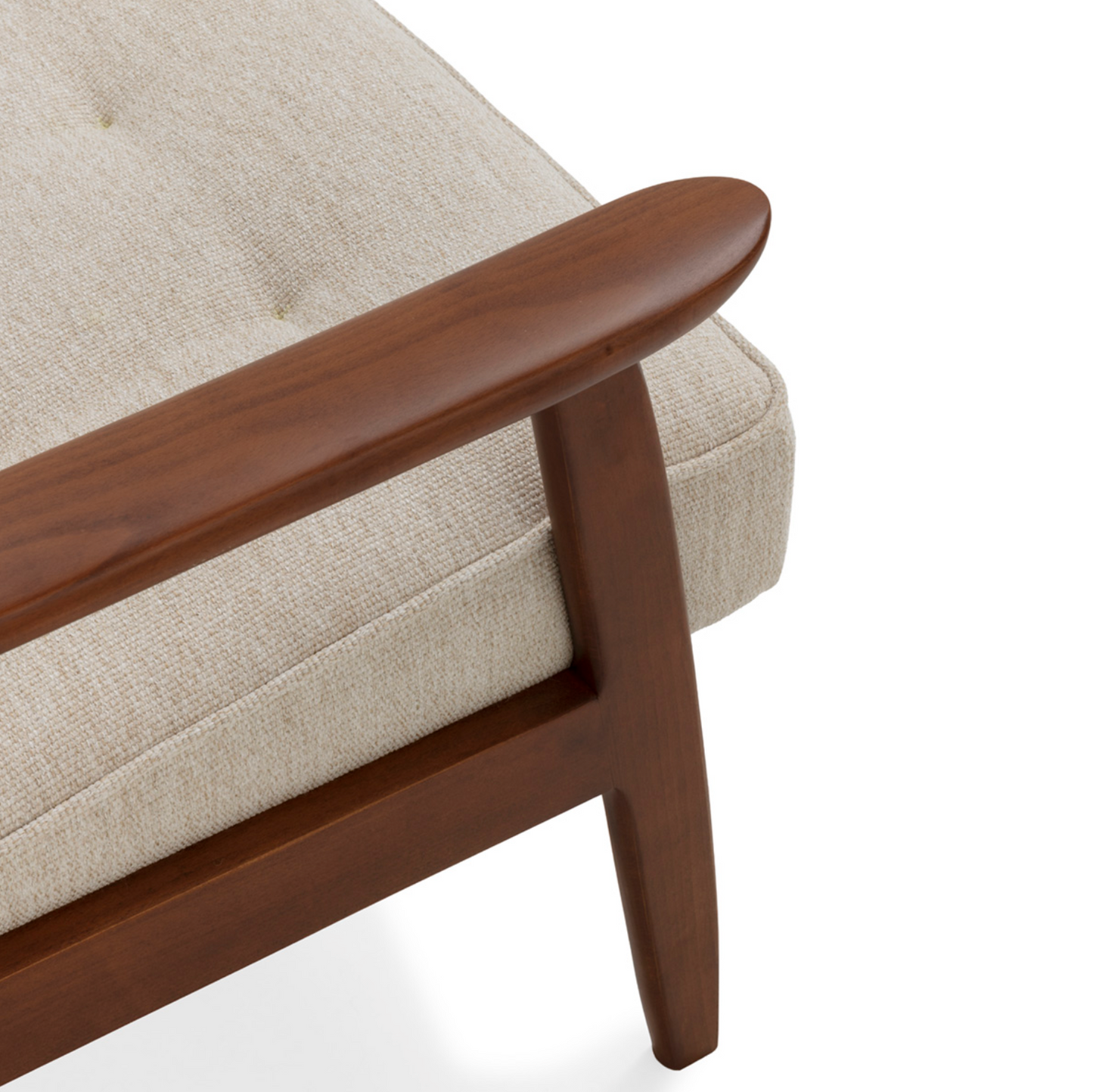 Sillón Mid-Century de Madera de Haya y Tela Beige con Capitoné | Thai Natura
