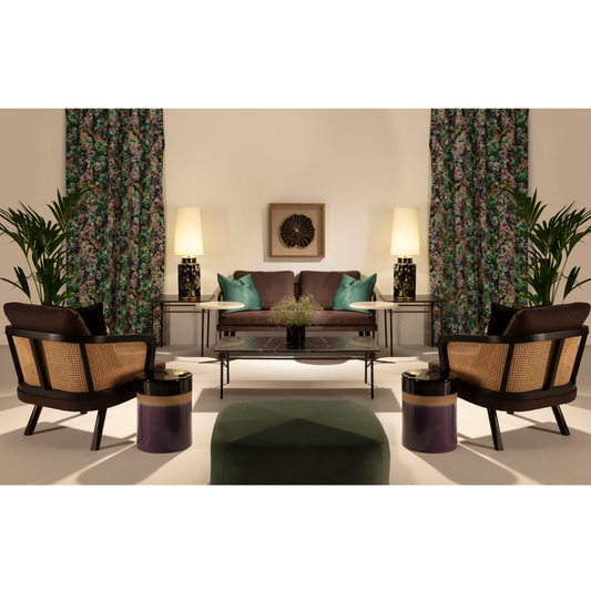 Cómo decorar un salón con muebles vintage: consolas, aparadores y mesas auxiliares