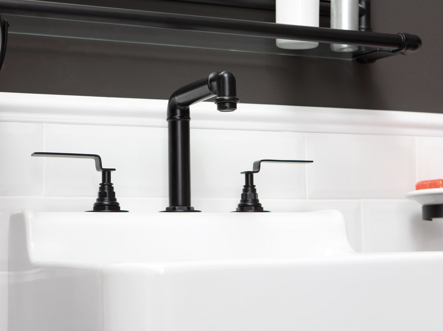 detalle lavabo sobreencimera Industrialis
