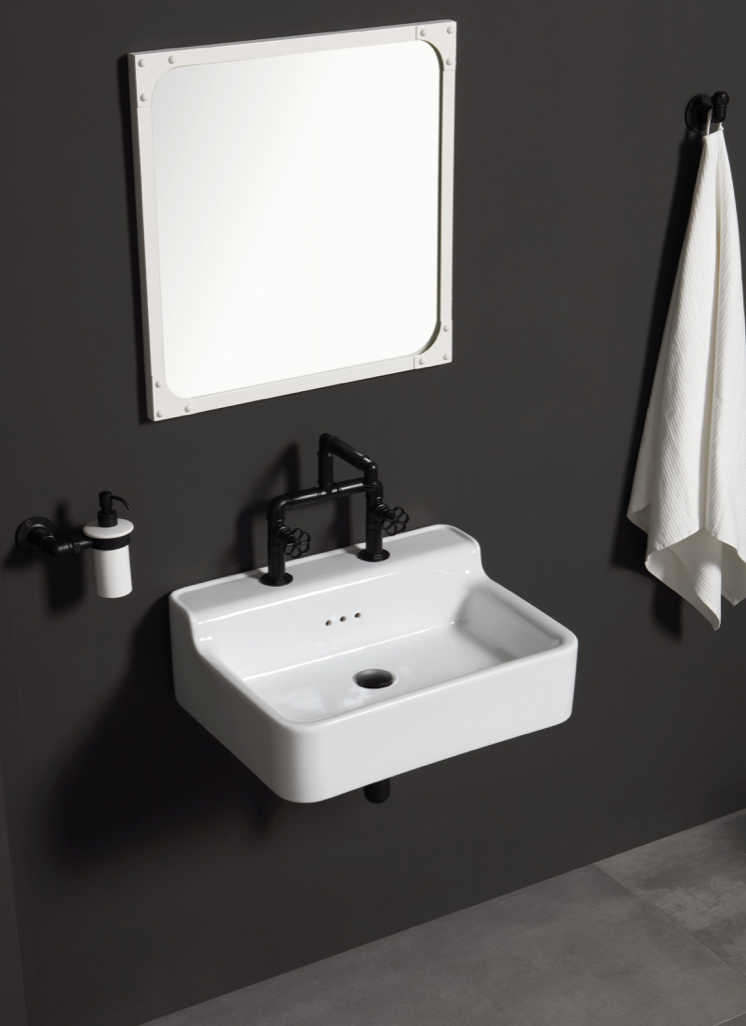 ambientación baño con espejo cuadrado Industrialis