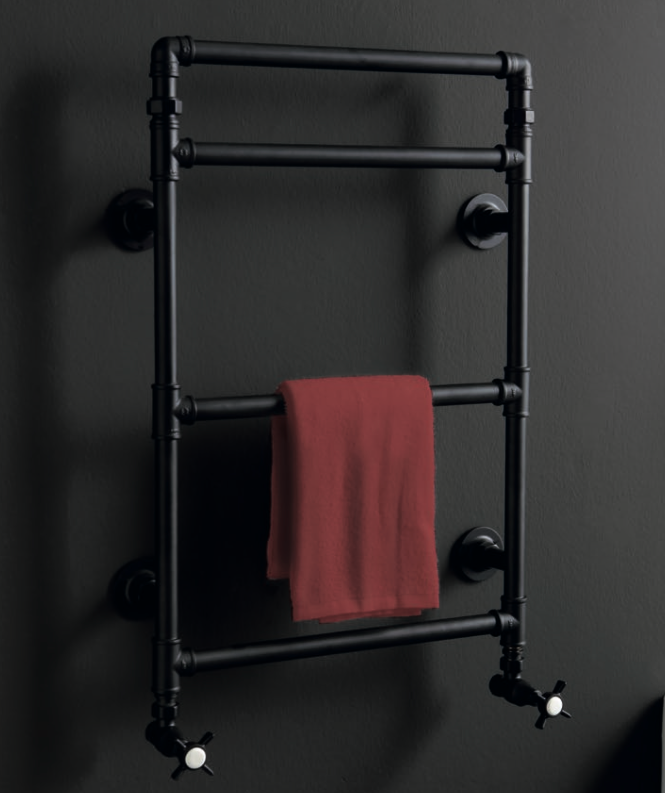 imagen radiador estilo Industrial en RAL negro