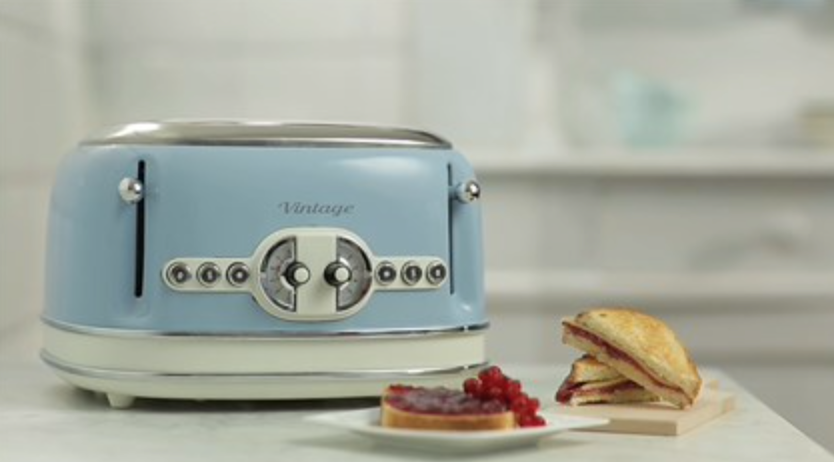 detalle tostadora Ariete Vintage azul