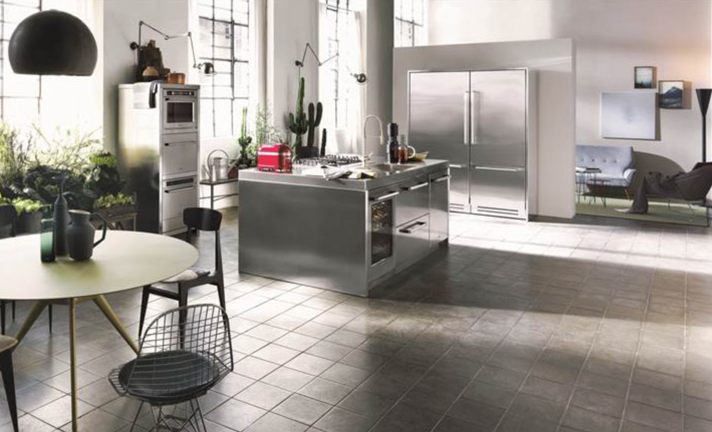 ambientación cocina con tostador 2 ranuras Kitchen Aid Artisan rojo