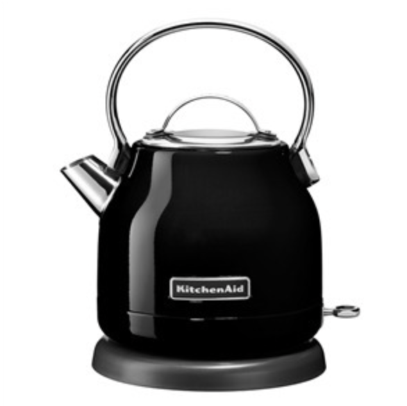 imagen hervidor Kitchen Aid retro negro