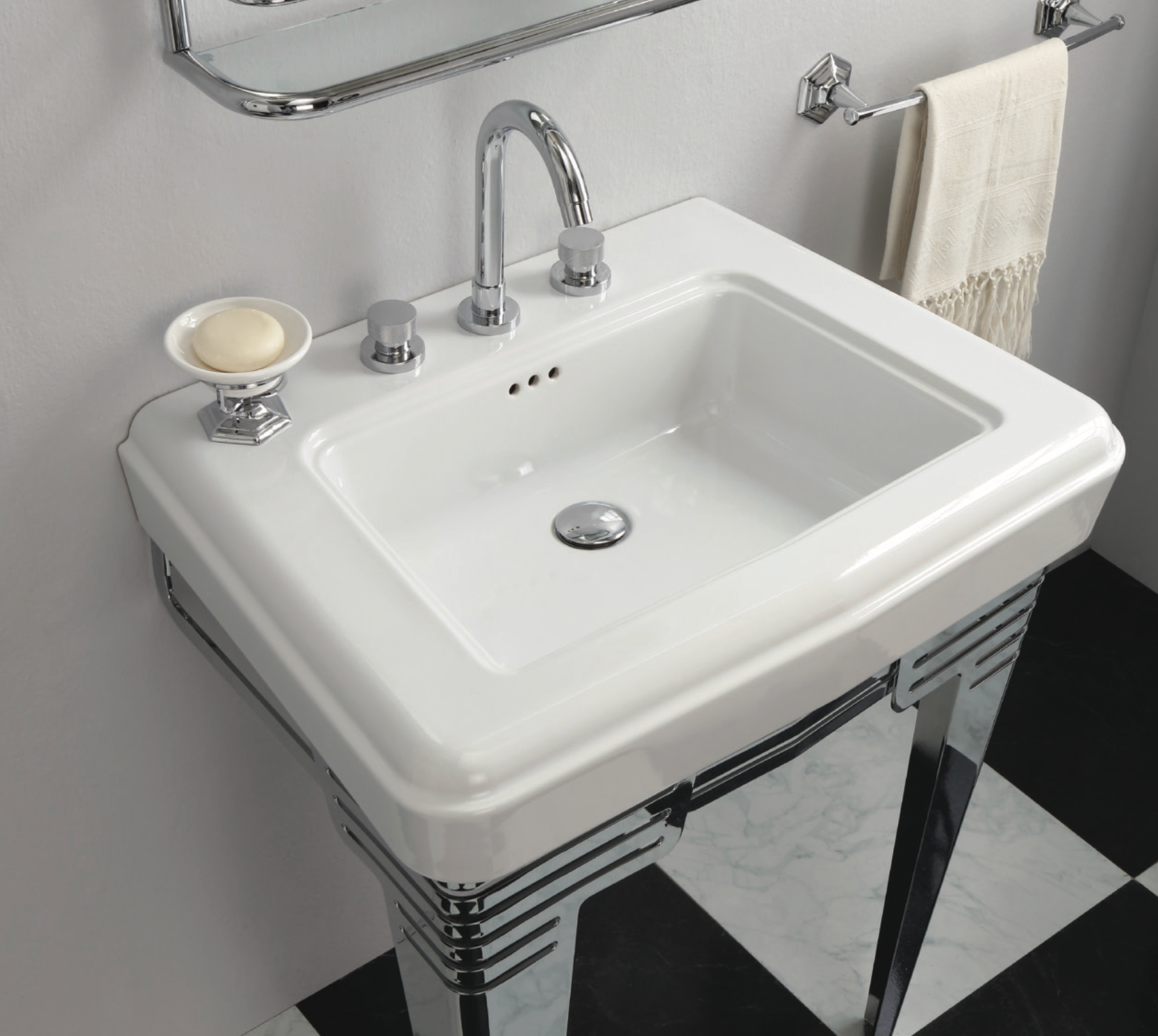 ambientación baño con grifería So Fifties cromo
