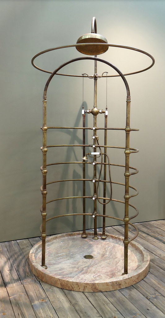 imagen ducha vintage en bronce