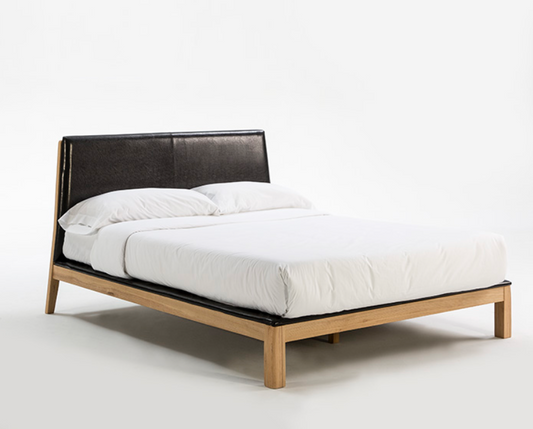 imagen cama madera p.piel vintage