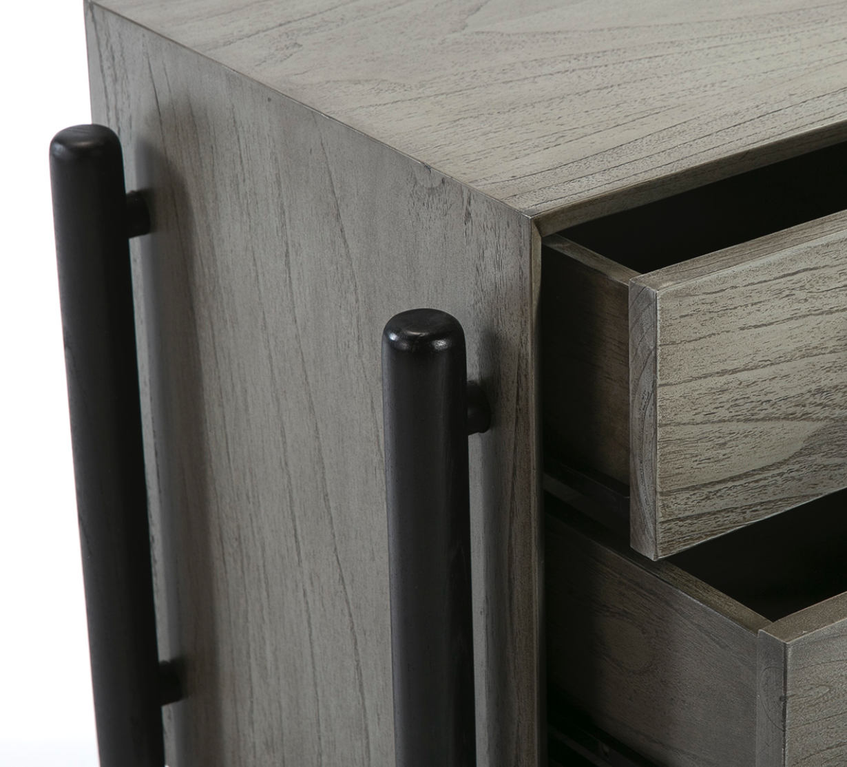 detalle patas mesita noche madera gris con 3 cajones