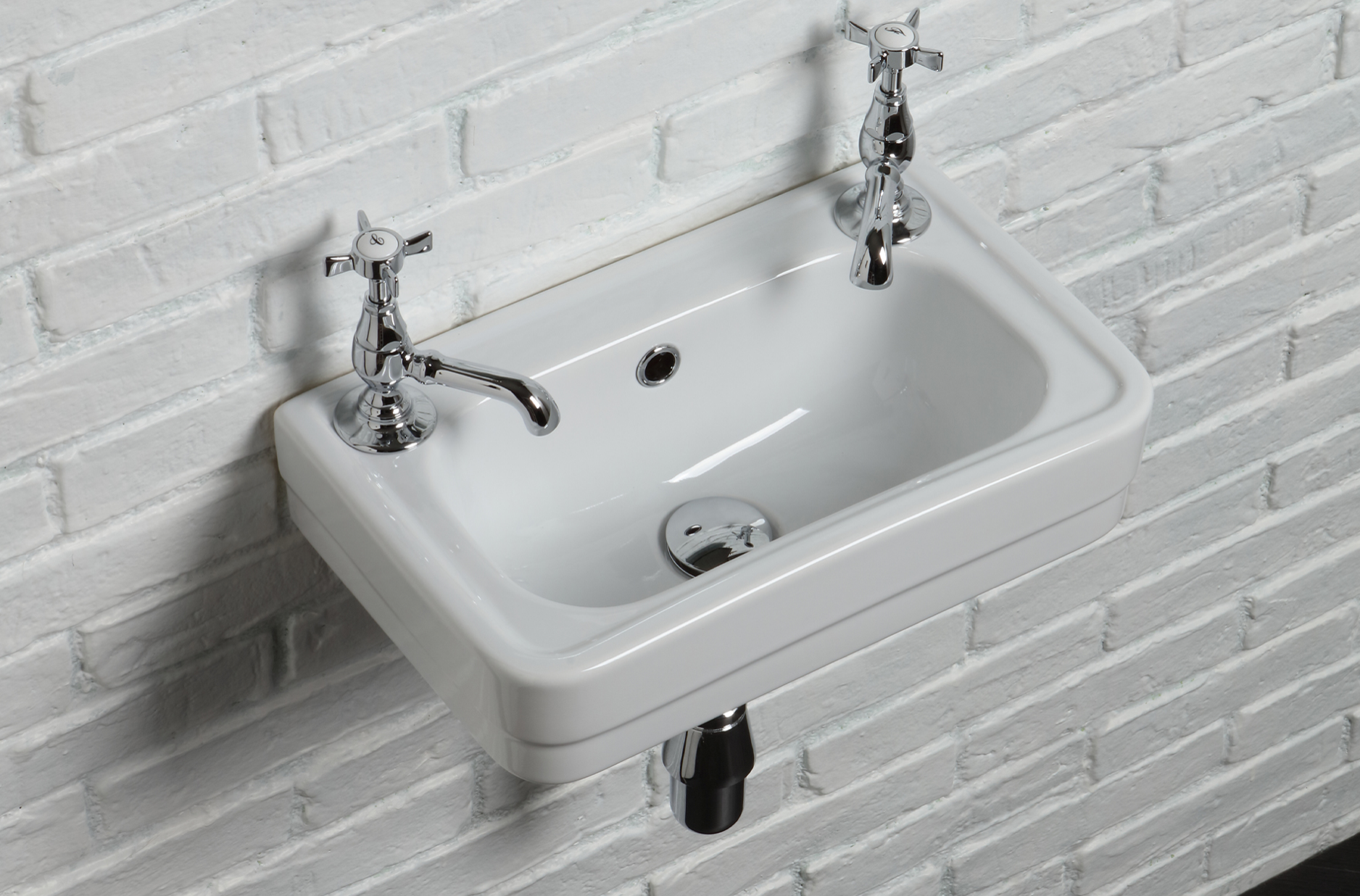 ambientación lavabo con grifería RL100 en cromo