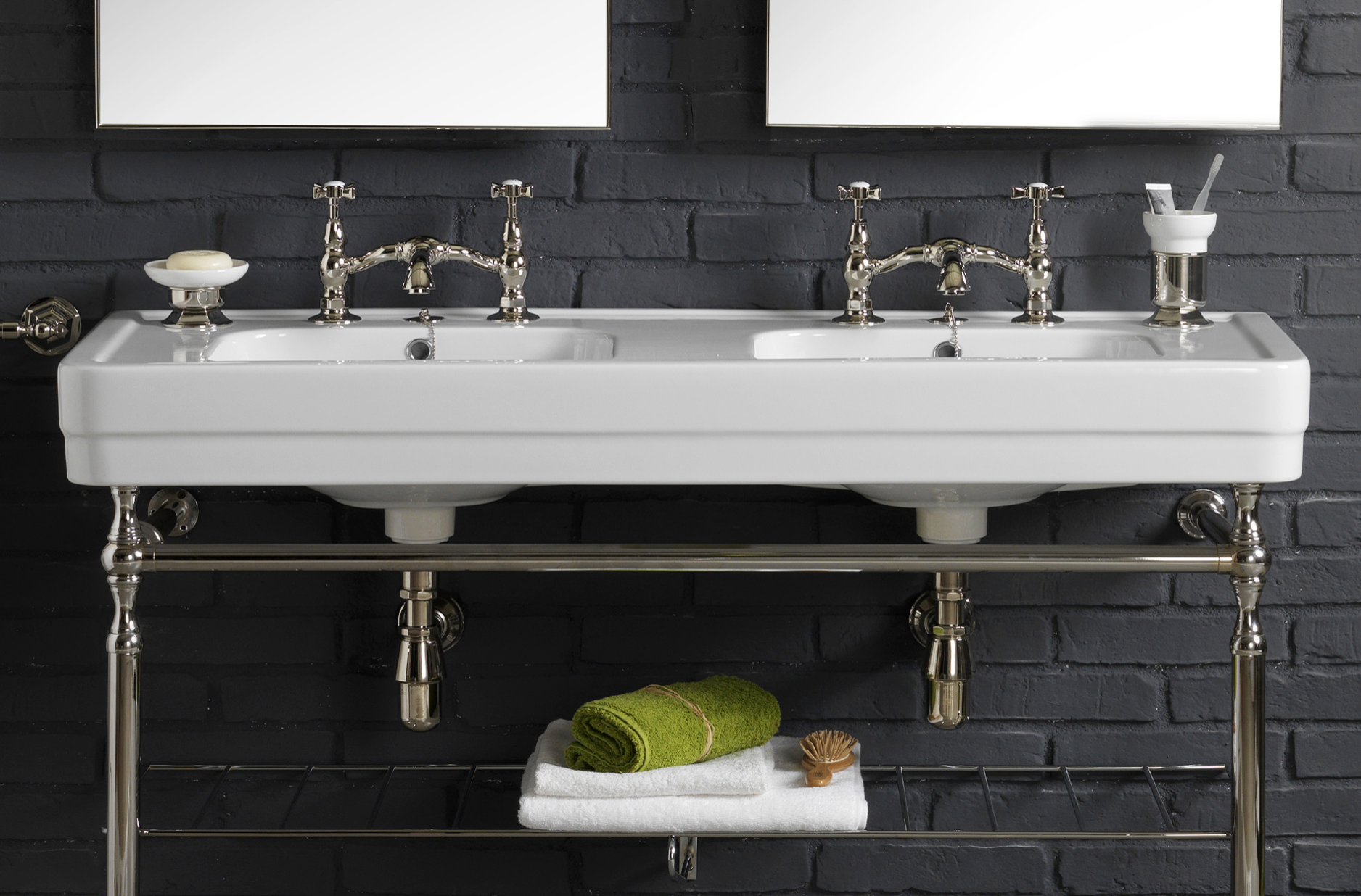 lavabo con grifería lavabo puente bajo RL1013 cromo