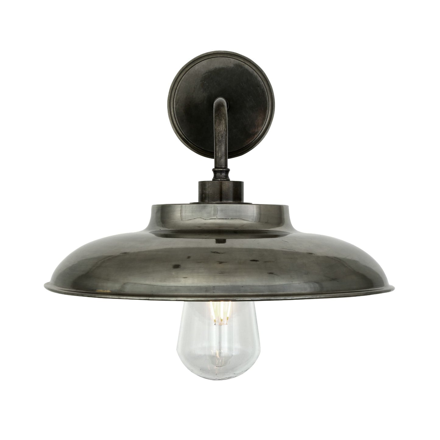 imagen frontal aplique estilo industrial en plata envejecida