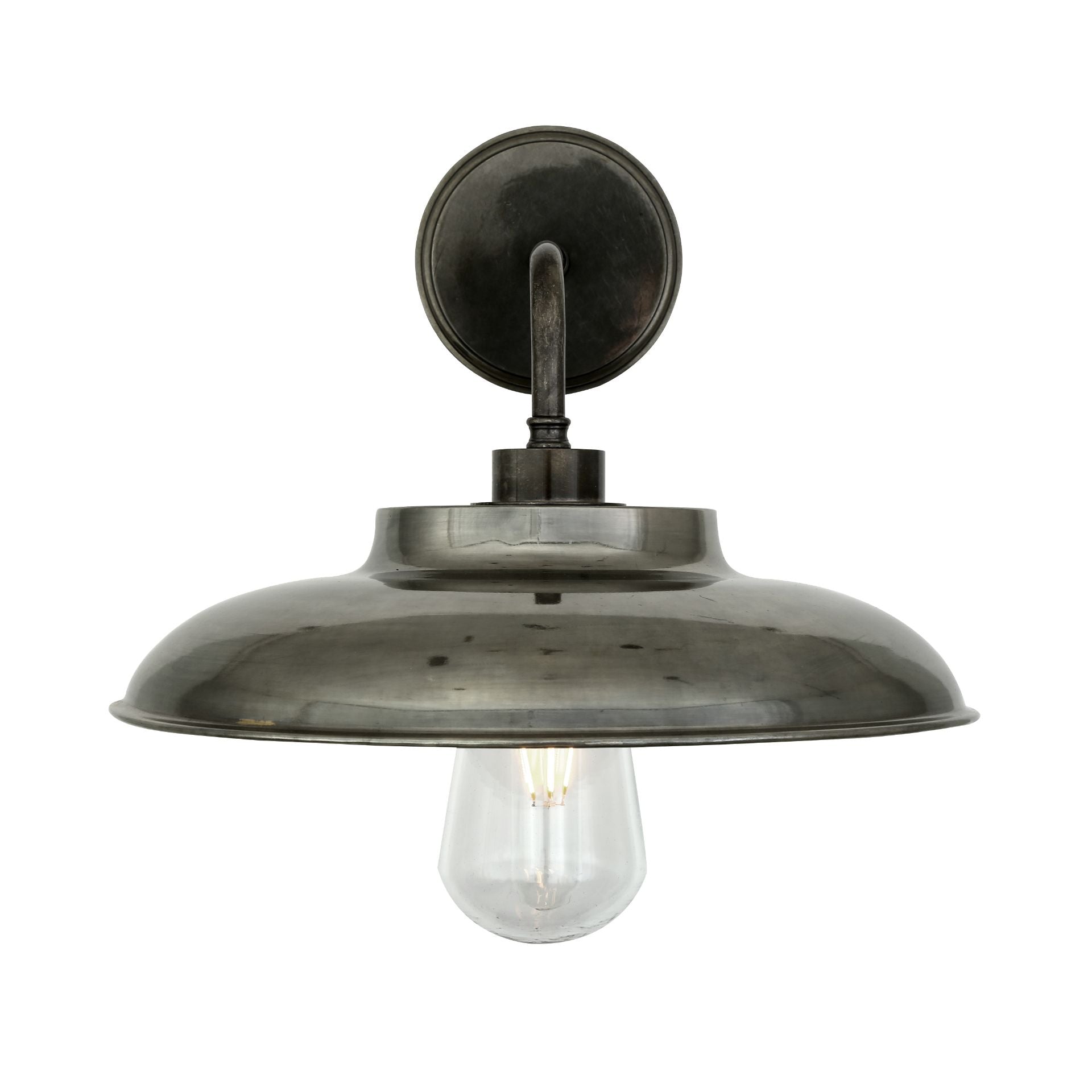 imagen frontal aplique estilo industrial en plata envejecida