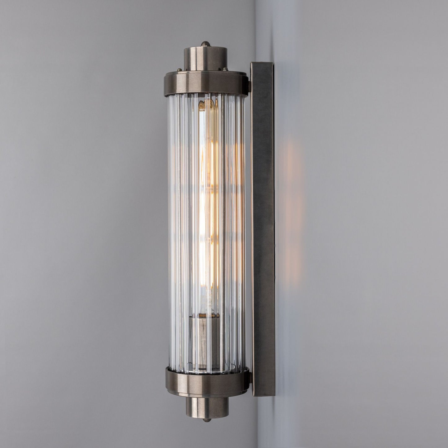 imagen aplique baño Louise en plata envejecida