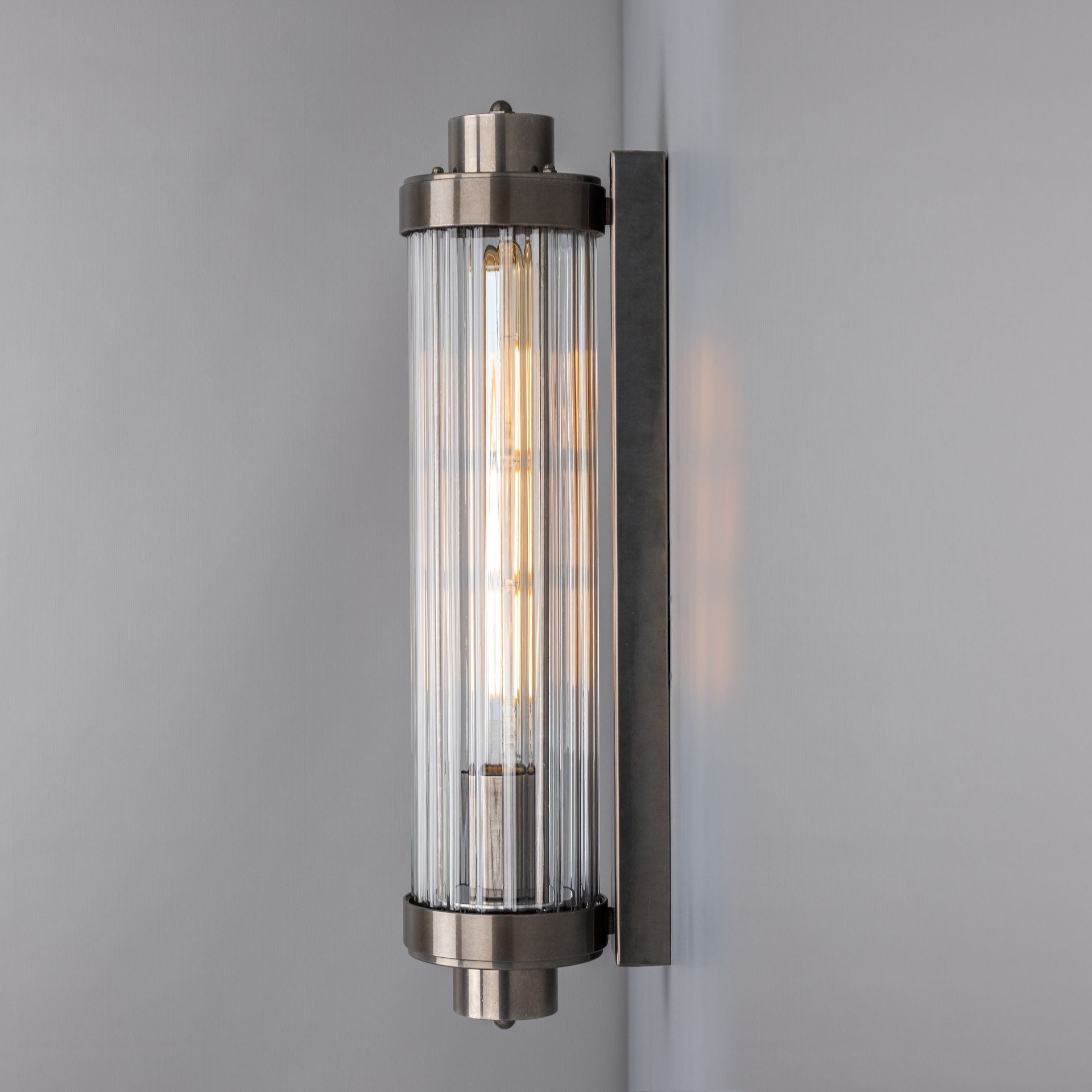 imagen aplique baño Louise en plata envejecida