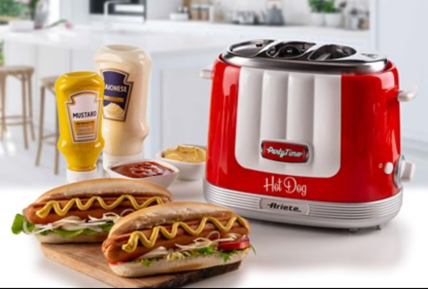 ambientación con máquina Hot Dog Party Time roja de Ariete estilo Retro
