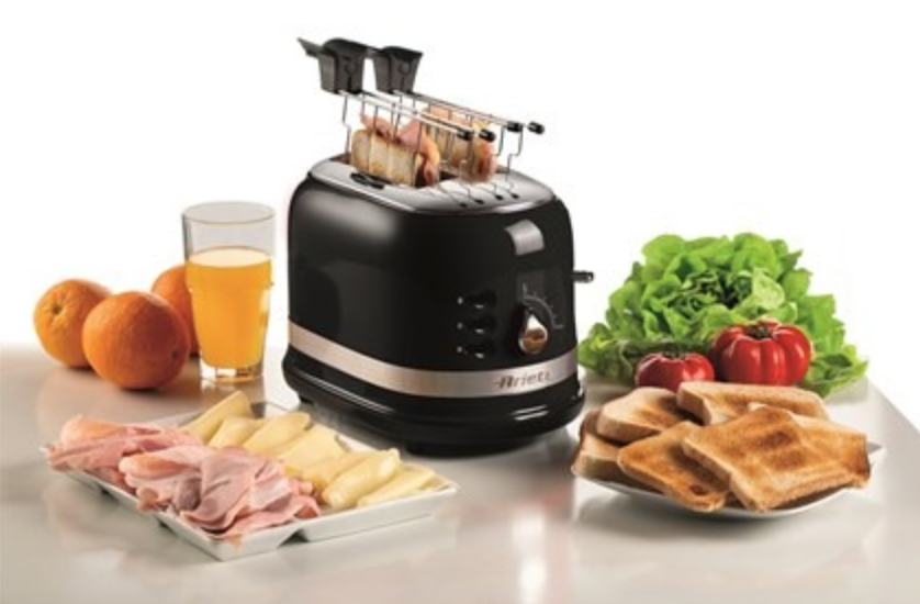 ambientación con tostador Moderna de Ariete en negro