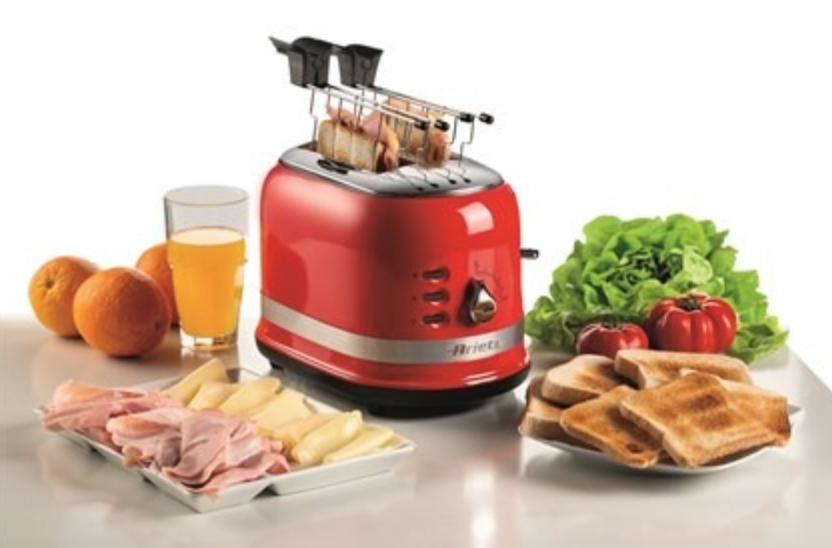 ambientación con tostador Moderna de Ariete en rojo