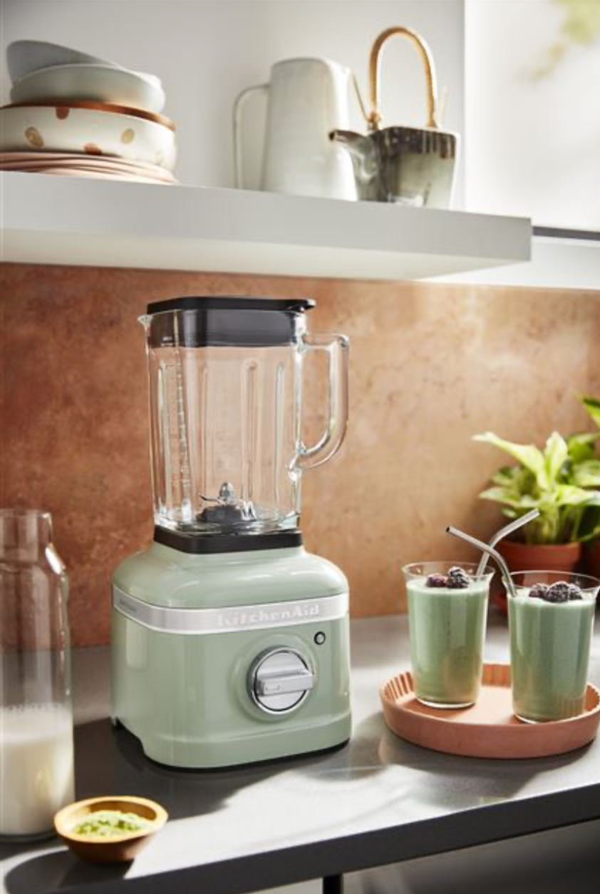 ambientación con batidora vaso Artisan KitchenAid 