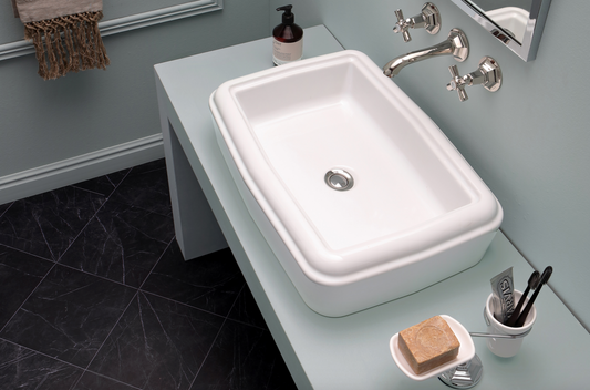 ambientación baño con lavabo sobreencimera mediano So Fifties
