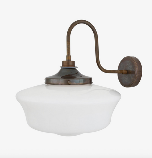 Aplique Anath Schoolhouse cuello de cisne de Mullan Lighting en latón envejecido