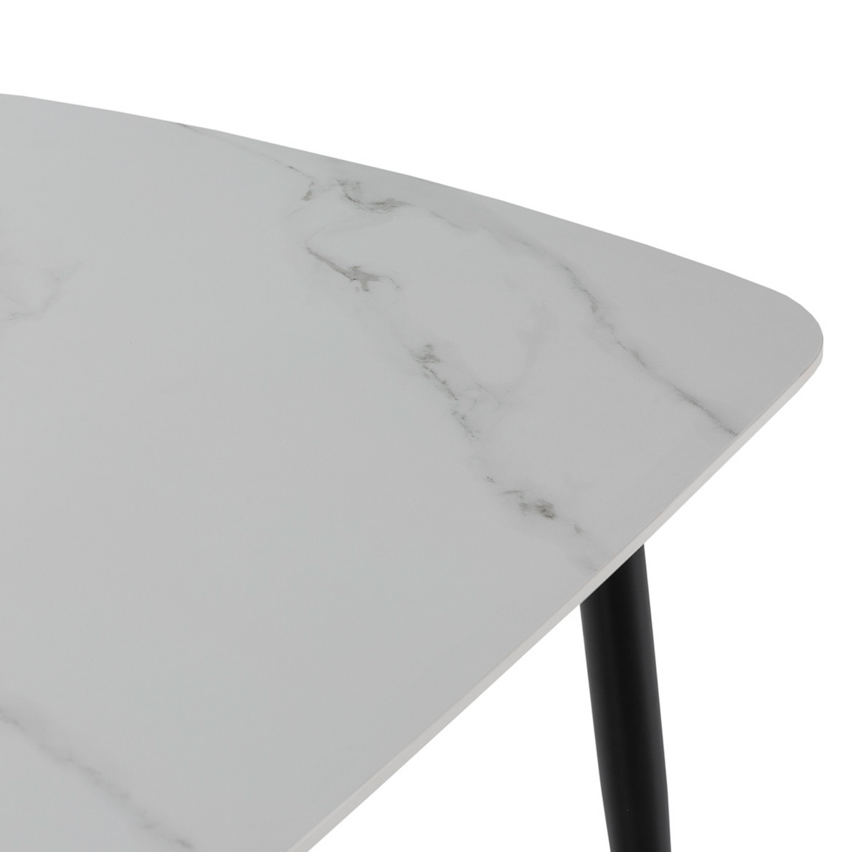 Detalle de la veta del porcelánico blanco