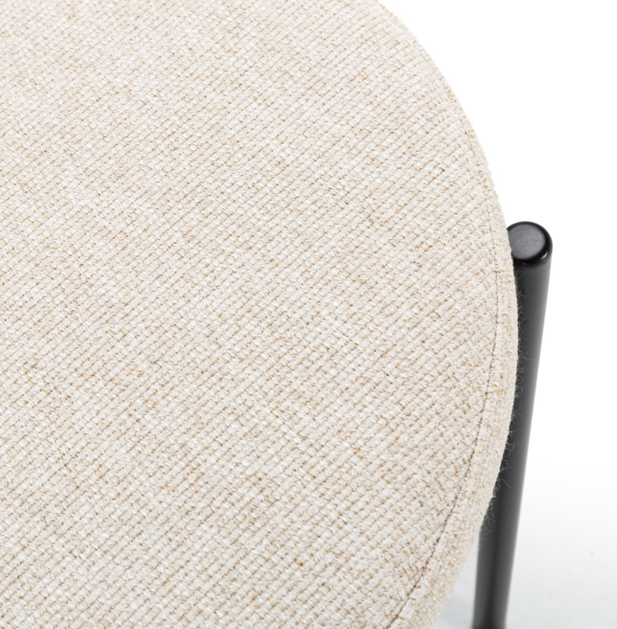 Silla Apilable Ratán Circular, Metal Negro y Asiento Tela Blanca Vintage | Thai Natura | Retrotimes