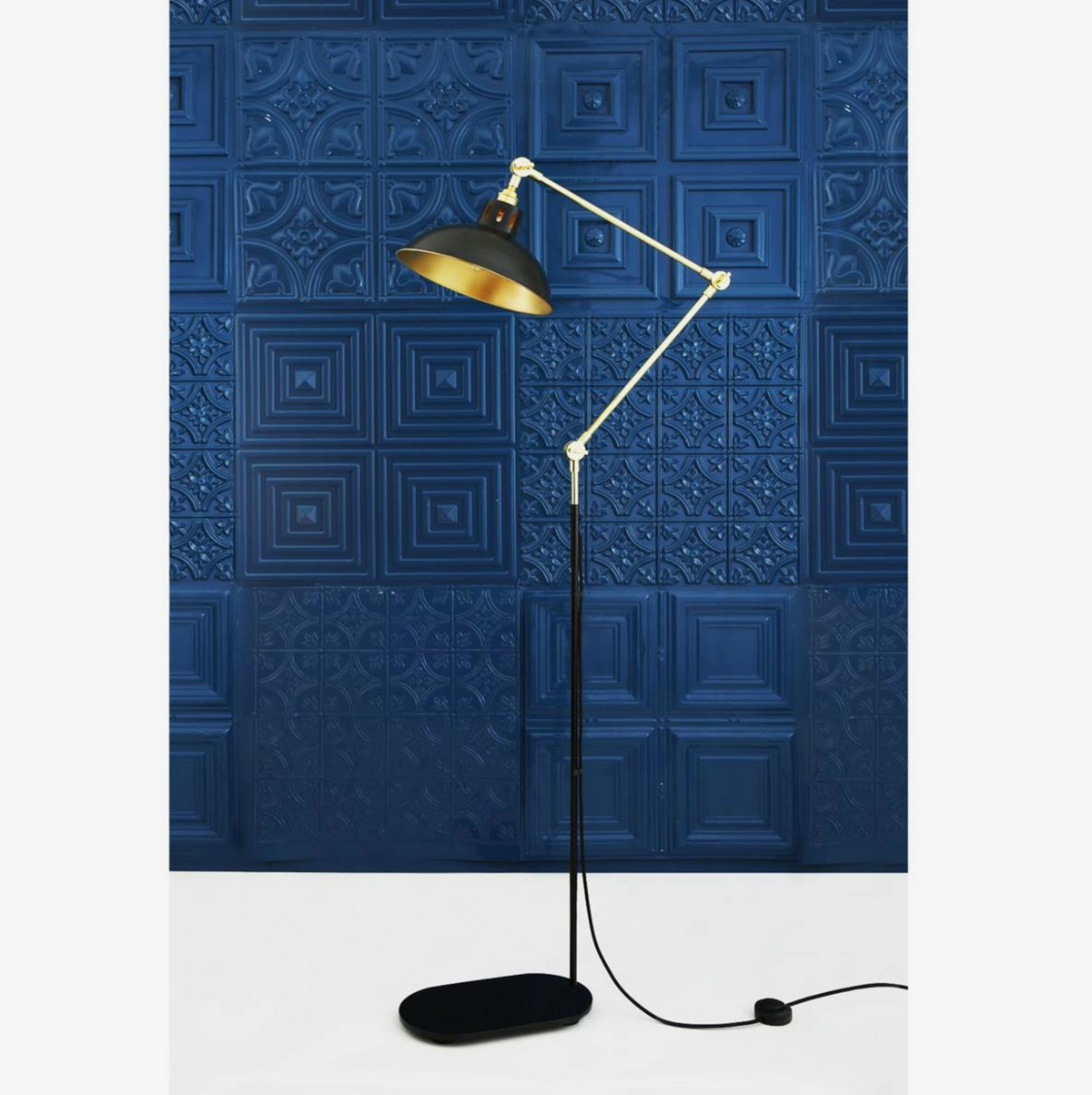 Lámpara de pie ajustable Senglea de Mullan Lighting, industrial vintage
