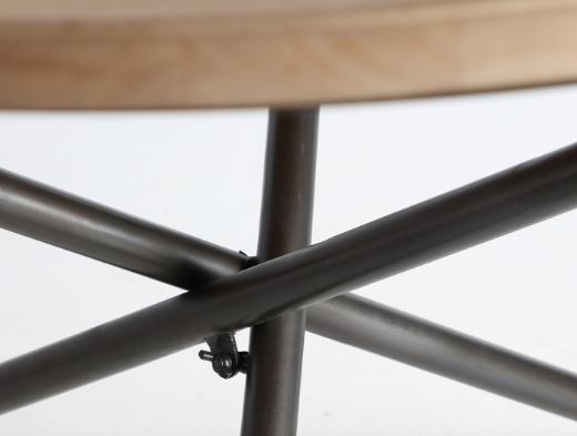 Mesa de comedor redonda de madera Tirkane  estilo Industrial detalle patas
