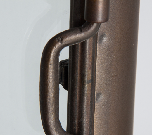 Vitrina de hierro acabado oror viejo Spessa de Lastdeco de estilo Industrial cristal en cuatro lados detalle tirador
