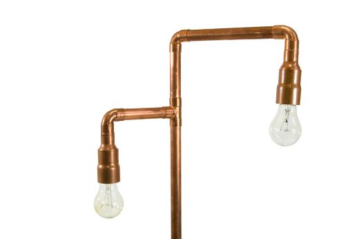 detalle bombillas lámpara de pié tubos de cobre