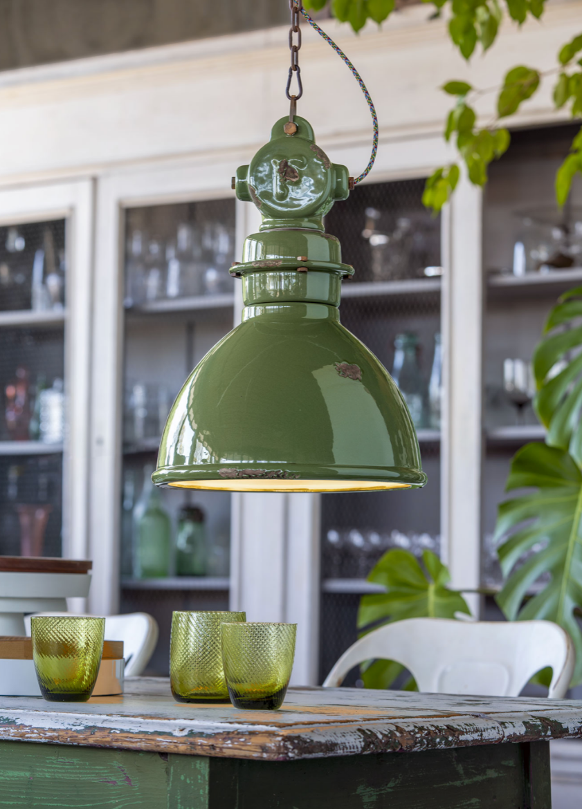 imagen lámpara colgante estilo Industrial en verde salvia vintage