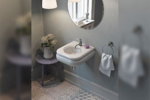 ambientación baño con lavabo tocador Romantica estilo Vintage