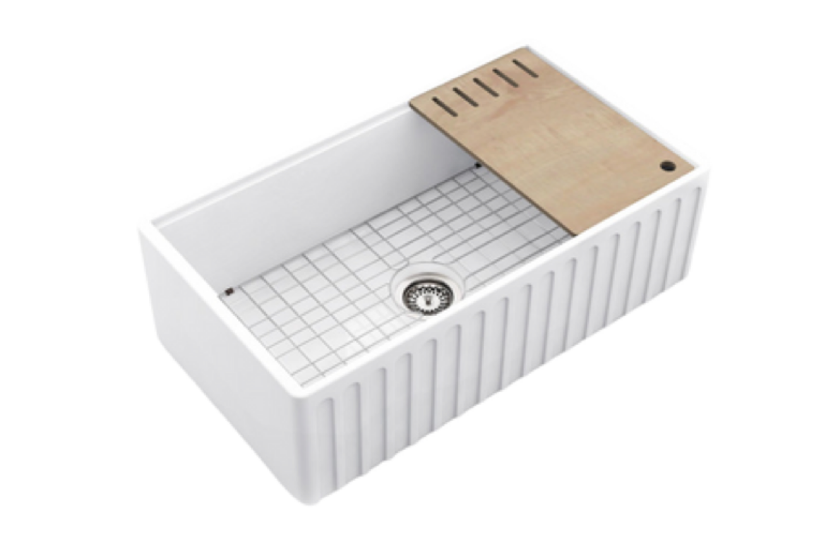 imagen fregadero cerámica estilo vintage Louis II le Grand con rejilla y tabla de cortar