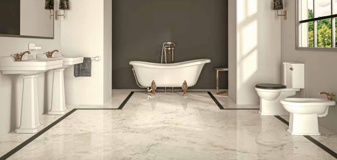 ambientacion con wc tanque bajo Neoclassic estilo vintage